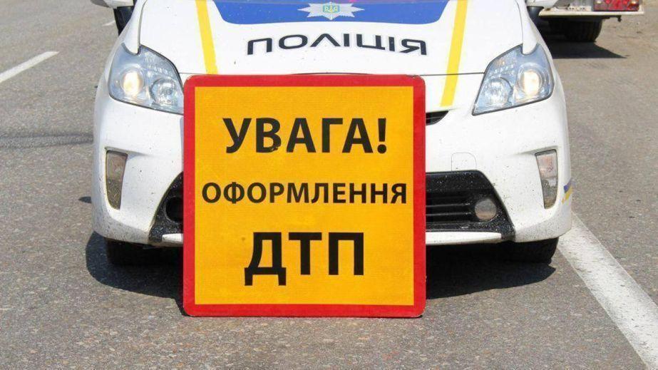 In Kryvyi Rih, a car and a bus collided, resulting in the female driver being taken to the hospital. (PHOTO)